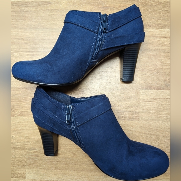 Coach and Four Booties Women's Size 6 Shootie Blue - Picture 2 of 8